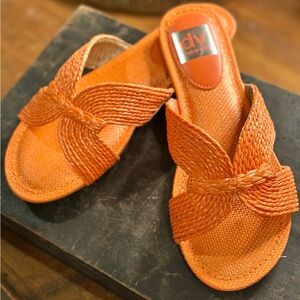 DV by Dolce Vita Women's Bright Orange Geeya Sandals